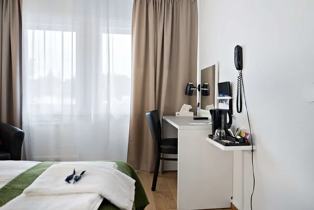 غرفة صغيرة بسريرين منفصلين، Sure Hotel By Best Western Lagan 3/3
