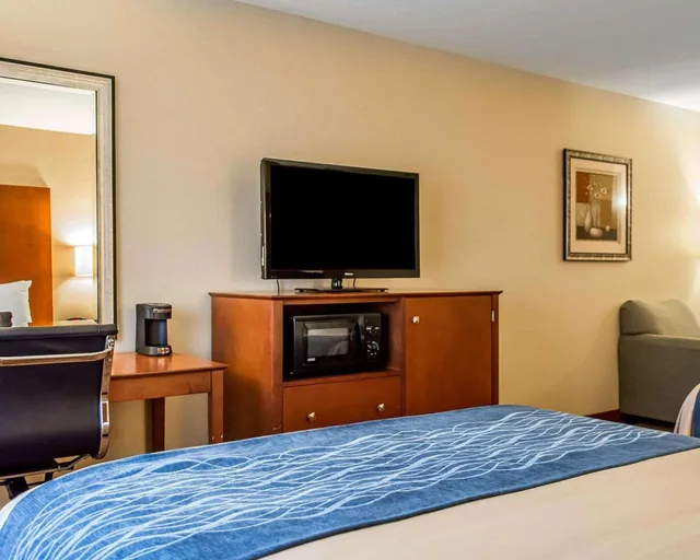 جناح بسريرين كوين، Comfort Inn & Suites Franklin East 3/3