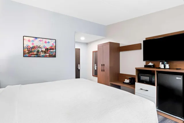 جناح بسرير كينج بمطبخ صغير، Best Western Niantic - New London/Mystic Area 3/5