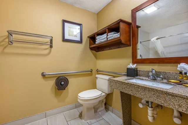 غرفة بسرير كينج لذوي الإعاقة، Best Western Plus Georgetown Corporate Center Hotel 4/4