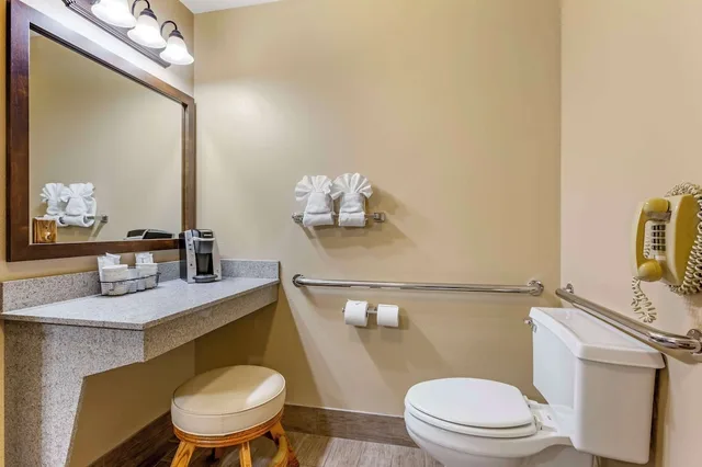 غرفة قياسية بسريرين كوين لذوي الإعاقة، Best Western Sunset Inn 4/5