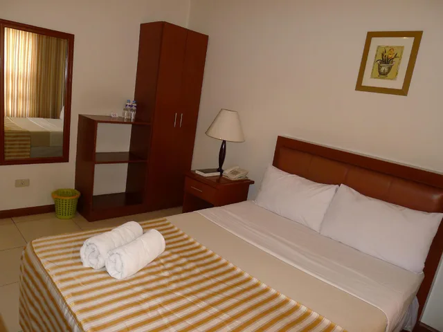 Standard, with Fan، Hotel Cosmopolitan 1/2