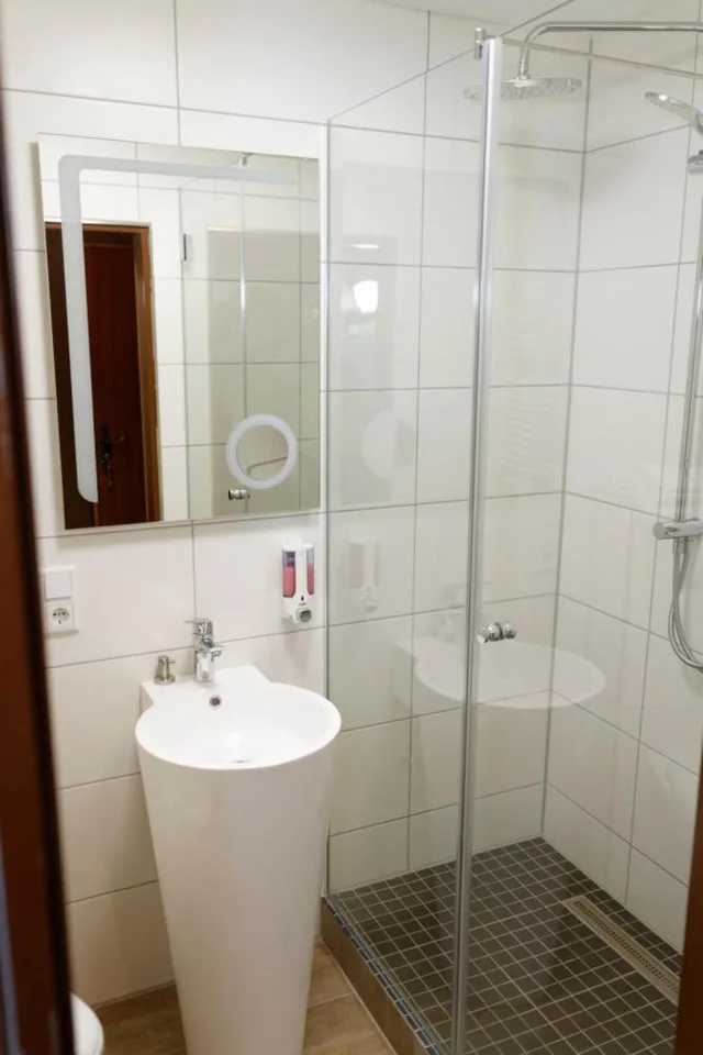 غرفة بسرير مزدوج بحمام خاص، Hotel Restaurant Rodizio Paderborn 9/10