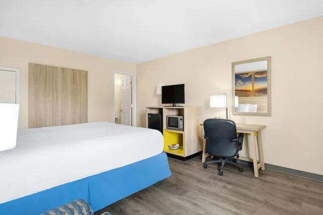 غرفة بسرير كينج، Days Inn by Wyndham Fort Wayne 3/8