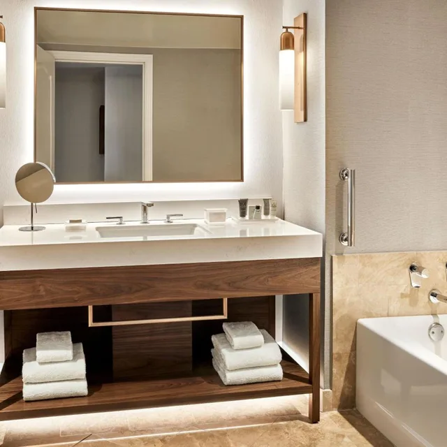 غرفة بسرير كينج بإطلالة على الجبل بشرفة، Jw Marriott Desert Ridge Resort And Spa Phoenix 5/7