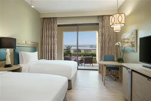 غرفة بسريرين مزدوجين، Hilton Dead Sea Resort and Spa 1/5