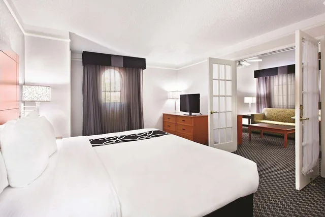 جناح بسرير كينج، La Quinta Inn Champaign 4/10