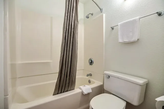 غرفة قياسية بسرير كوين لذوي الإعاقة، Motel6 Oakland, CA - Embarcadero 7/8