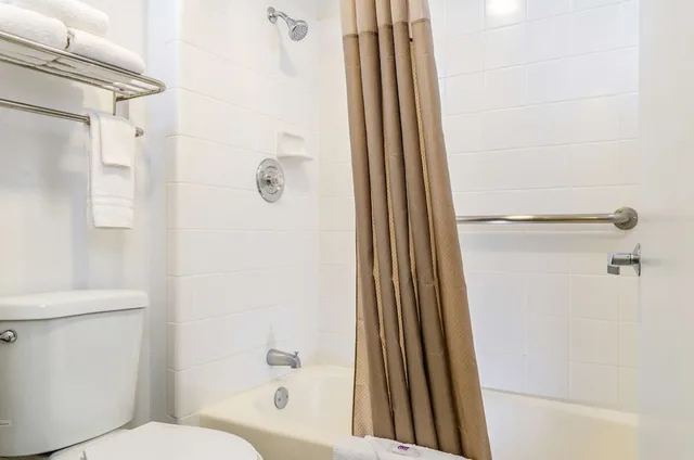 غرفة قياسية بسريرين كوين لذوي الإعاقة، Studio6 Fresno, CA - Extended Stay 2/2