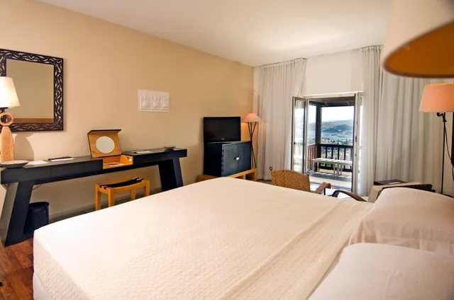 غرفة فاخرة بسرير مزدوج بإطلالة على البحر، The Marmara Bodrum - Adults Only 3/4