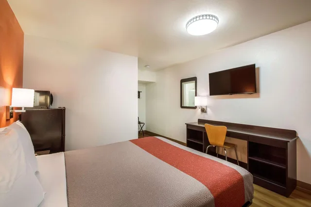 غرفة بسرير كوين، Motel6 Youngtown, AZ - Phoenix - Sun City 7/10