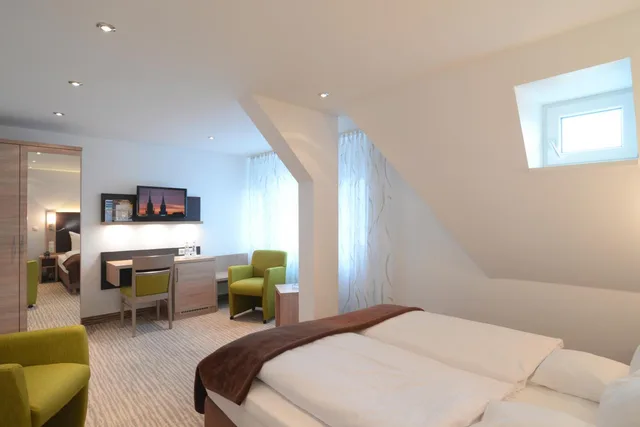 غرفة كومفورت بسرير كوين، Ringhotel Loew S Merkur 2/2
