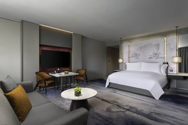 Premier Room - One king bed، City of Dreams Nuwa Macau 1/2