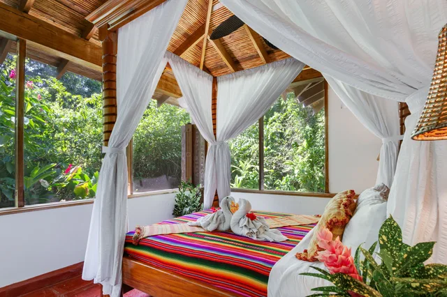 Jungle, Suite, Queen Bed, Ian Andersons Caves Branch Jungle Lodge 3/5