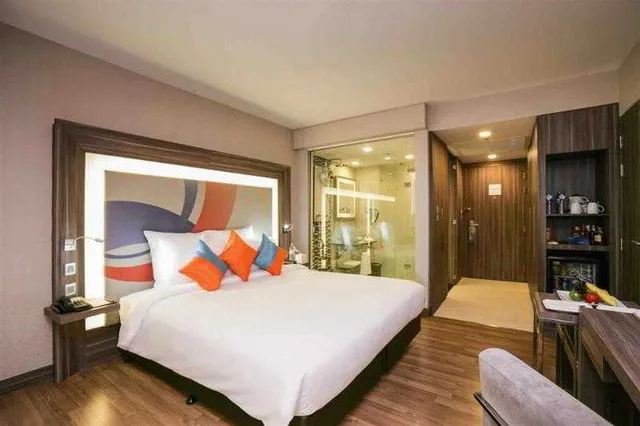غرفة قياسية بسرير مزدوج أو سريرين منفصلين، Novotel Bangkok Impact 2/2