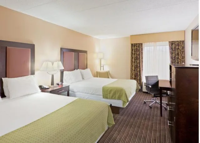 غرفة بسريرين كوين لذوي الإعاقة، Holiday Inn Express Hotel And Suites Charleston Southridge 3/5
