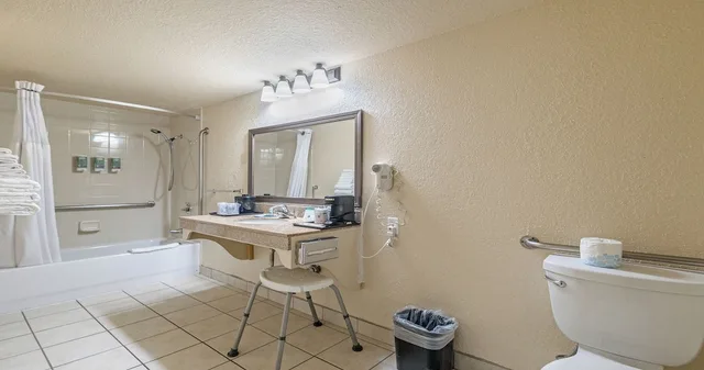 Standard, King Bed, Accessible, Best Western Roseville Inn 5/8