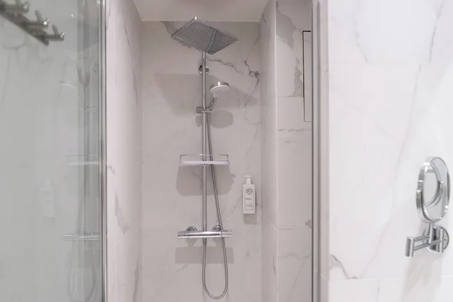 غرفة قياسية مفردة بسرير مزدوج، HOTEL B SQUARE 8/8