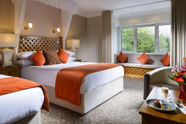غرفة سوبيريور بسريرين منفصلين وسرير كينج، Dingle Benners Hotel 2/4