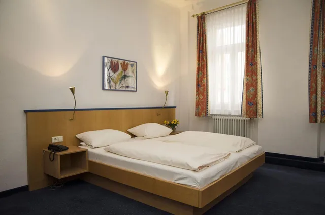 Standard, Double or Twin Bed, Hotel Perkeo 4/10