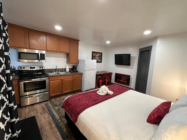 جناح سوبيريور بسرير كينج، Heavenly Inn Lake Tahoe 2/8