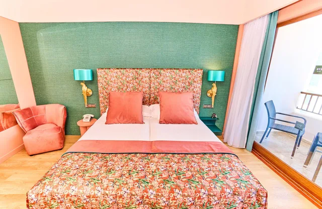 غرفة كومفورت ثلاثية بسرير مزدوج، NYX Hotel Ibiza - Adults Only 2/2