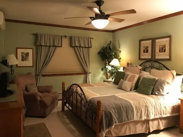 2 Bedrooms, Condo, Plus, Loft, Twin Beds, 2 King Beds, Den or Loft View، St James Place 6/8