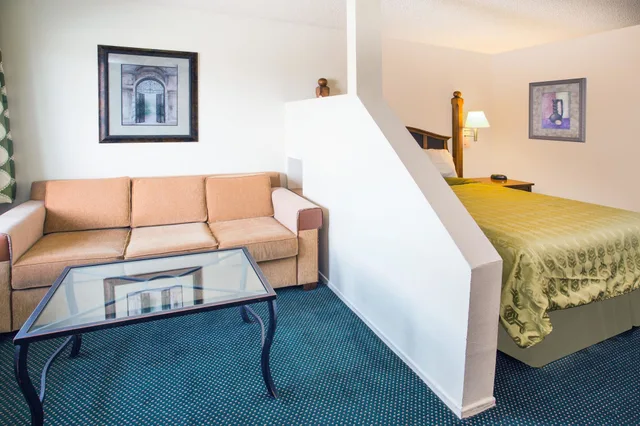 غرفة قياسية بسرير كوين، Travelodge by Wyndham Indio 3/3