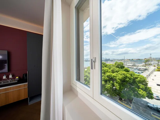 Deluxe, Double Bed, Bay View، Palazzo Tirso Cagliari Mgallery 5/6