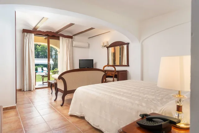 Room, King Bed, Balcony or Terrace, Main Building، Monnaber Nou 2/4