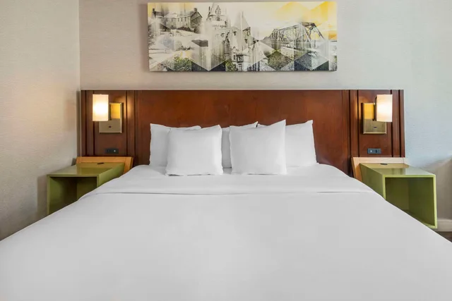 Room, Queen Bed, Comfort Inn Sudbury East 2/10