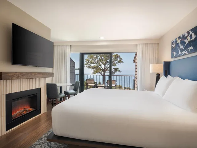 Standard, King Bed, Ocean View, Hyatt Vacation Club At Highlands Inn 2/5