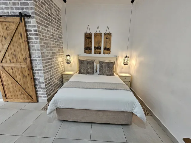 شقة كومفورت بسرير كوين بإطلالة على الفناء بشرفة بغرفة نوم واحدة، Lalapanzi Guest House 4/10