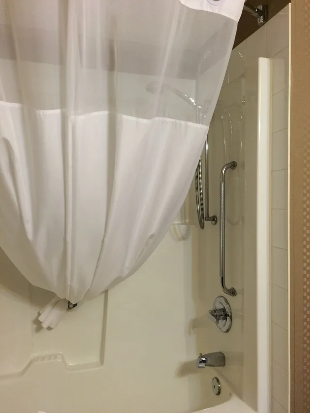 غرفة بسرير كوين لذوي الإعاقة، Super 8 by Wyndham Edson 4/4