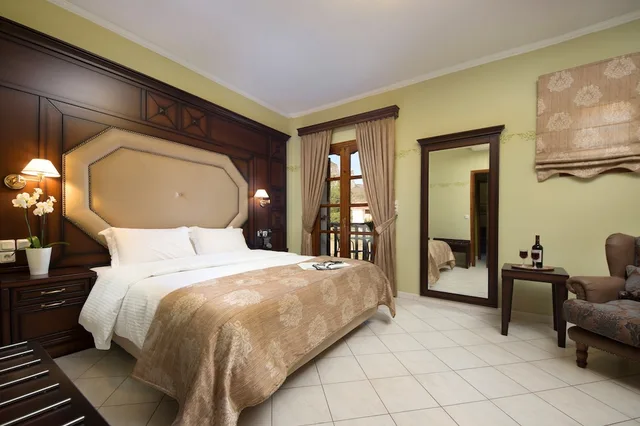 جناح، Hotel Kastraki 2/2