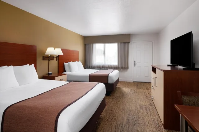 غرفة قياسية بسريرين كوين لذوي الإعاقة، Best Western Discovery Inn 2/9