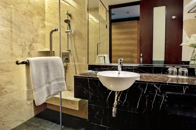 غرفة ديلوكس بسرير كينج وسريرين منفصلين، Impiana KLCC Hotel 3/3