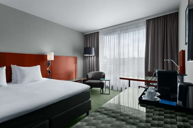 Superior, Twin Beds, French Balcony، Nh Brussels Eu Berlaymont 2/7