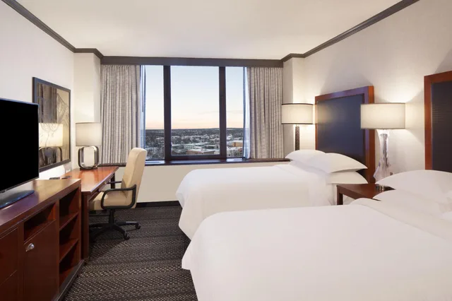 غرفة كلاسيكية رباعية بسريرين مزدوجين، Sheraton Anchorage Hotel 2/3