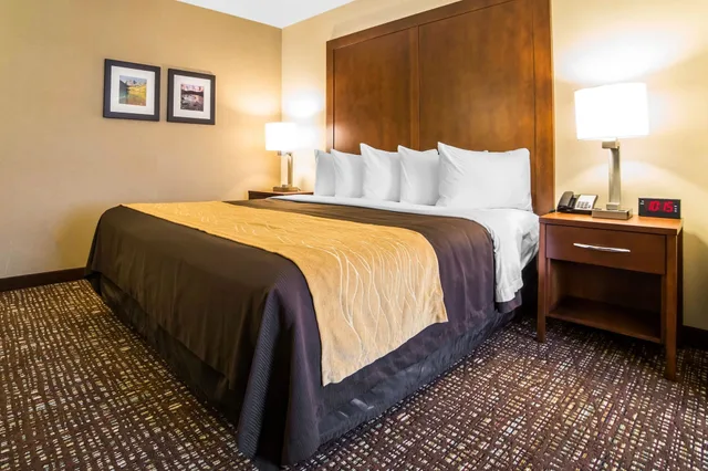غرفة بسرير كينج لذوي الإعاقة، Comfort Inn And Suites Orem Provo 1/7