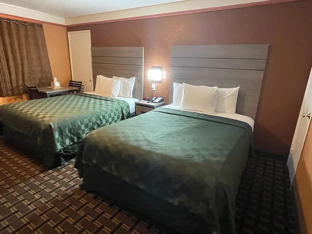 غرفة بسريرين كوين، New Corral Motel 5/10