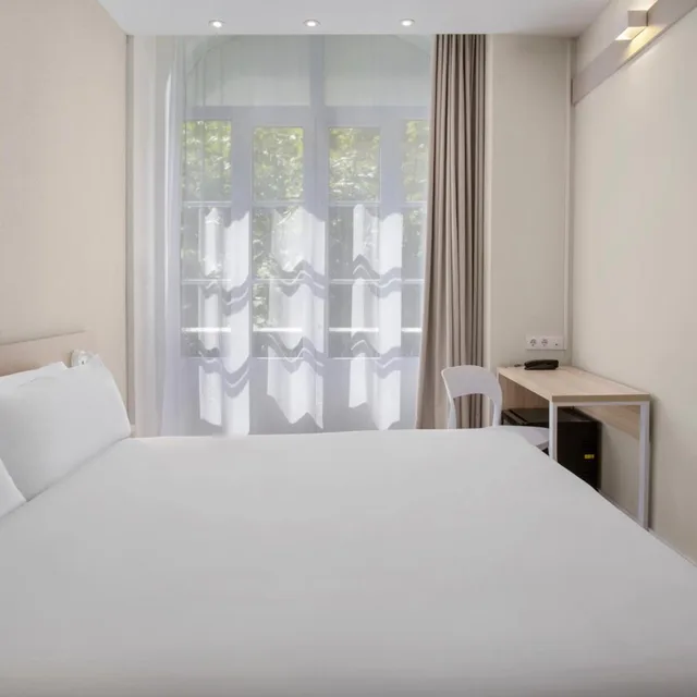 Plus, Double Bed, B&B HOTEL Figueira da Foz 3/4