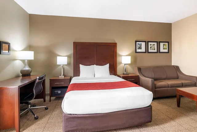 غرفة مفردة بسرير كينج مع أريكة، Spark by Hilton Grain Valley Kansas City 4/5