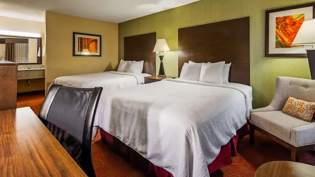 غرفة قياسية بسريرين كوين، Best Western Northgate Inn 1/2