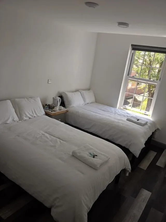 غرفة بسرير مزدوج أو سريرين منفصلين، Crofts Hotel 1/9