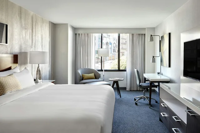غرفة بسرير كينج، Marriott San Francisco Fishermans Wharf 1/1