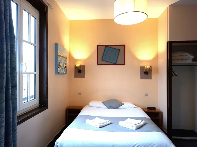 Room, Single, Double Bed, Hotel Le Chantilly 4/10