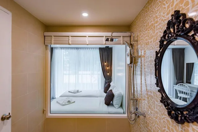 غرفة بسريرين منفصلين بشرفة، Lullabella Hotel 5/5