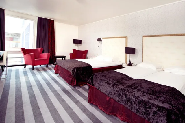 غرفة عائلية بسرير مزدوج مع أريكة، Home Hotel Grand Olav 1/7