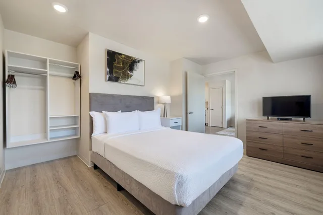 جناح بغرفتي نوم، Soka Suites Dallas - Las Colinas 1/7